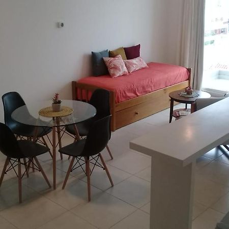 Veluvi Apartment Пуерто Мадрин Екстериор снимка