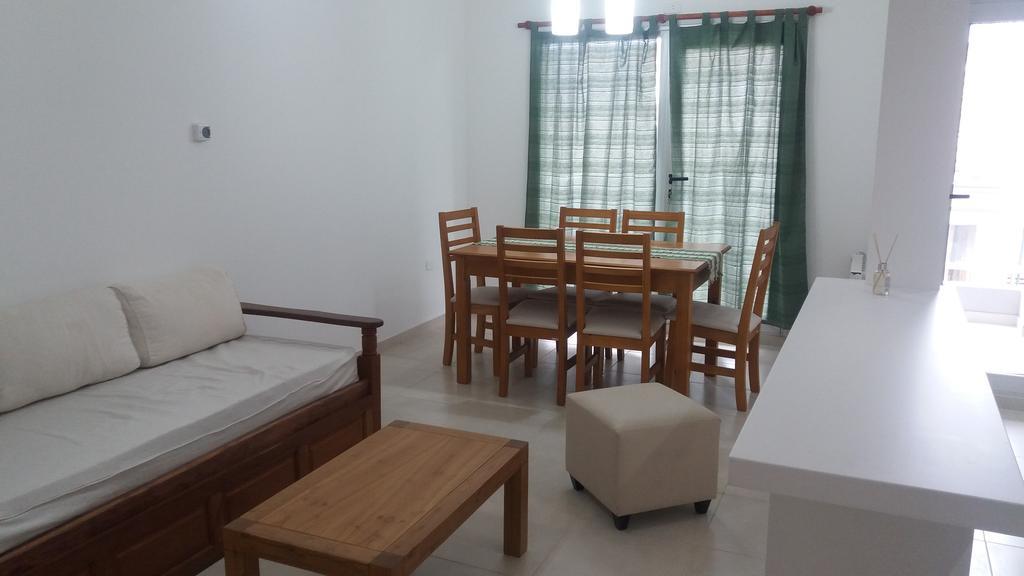 Veluvi Apartment Пуерто Мадрин Екстериор снимка