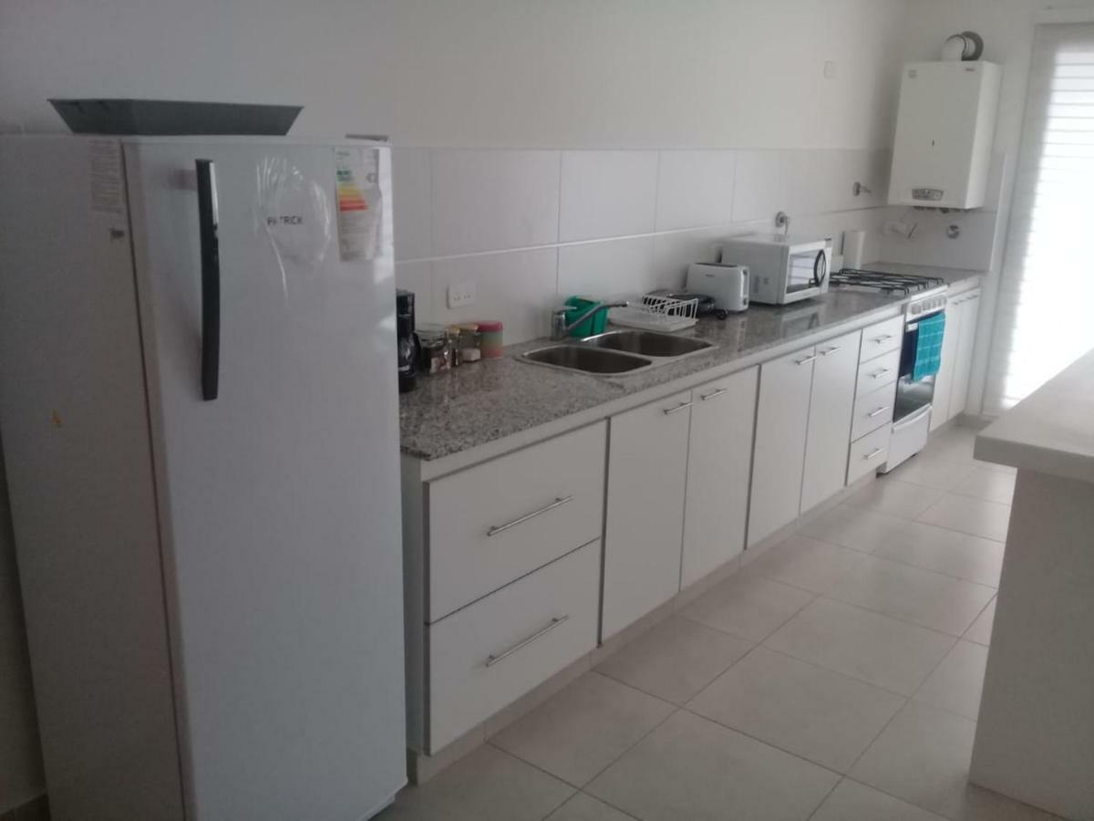 Veluvi Apartment Пуерто Мадрин Екстериор снимка