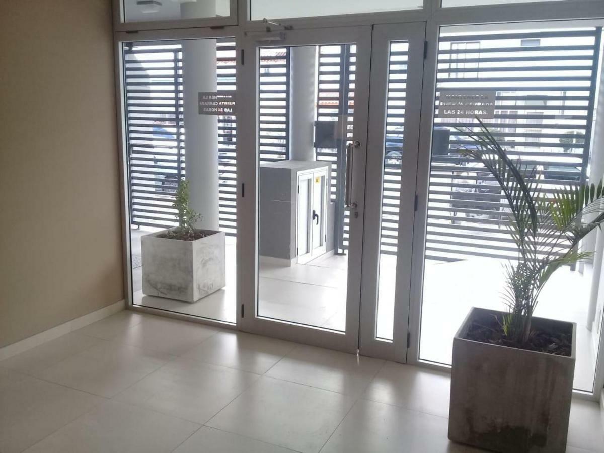 Veluvi Apartment Пуерто Мадрин Екстериор снимка